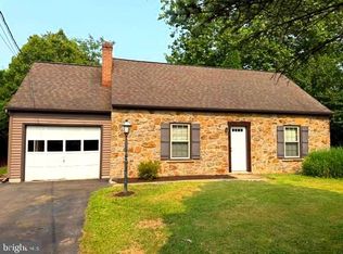 319 Carol Lynn Dr, Willow Street, PA 17584