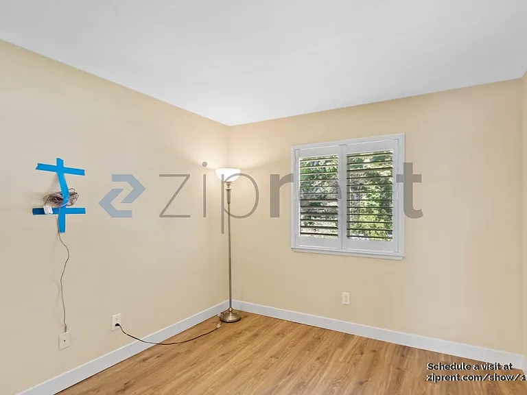 139 Concord Cir — Photo 21