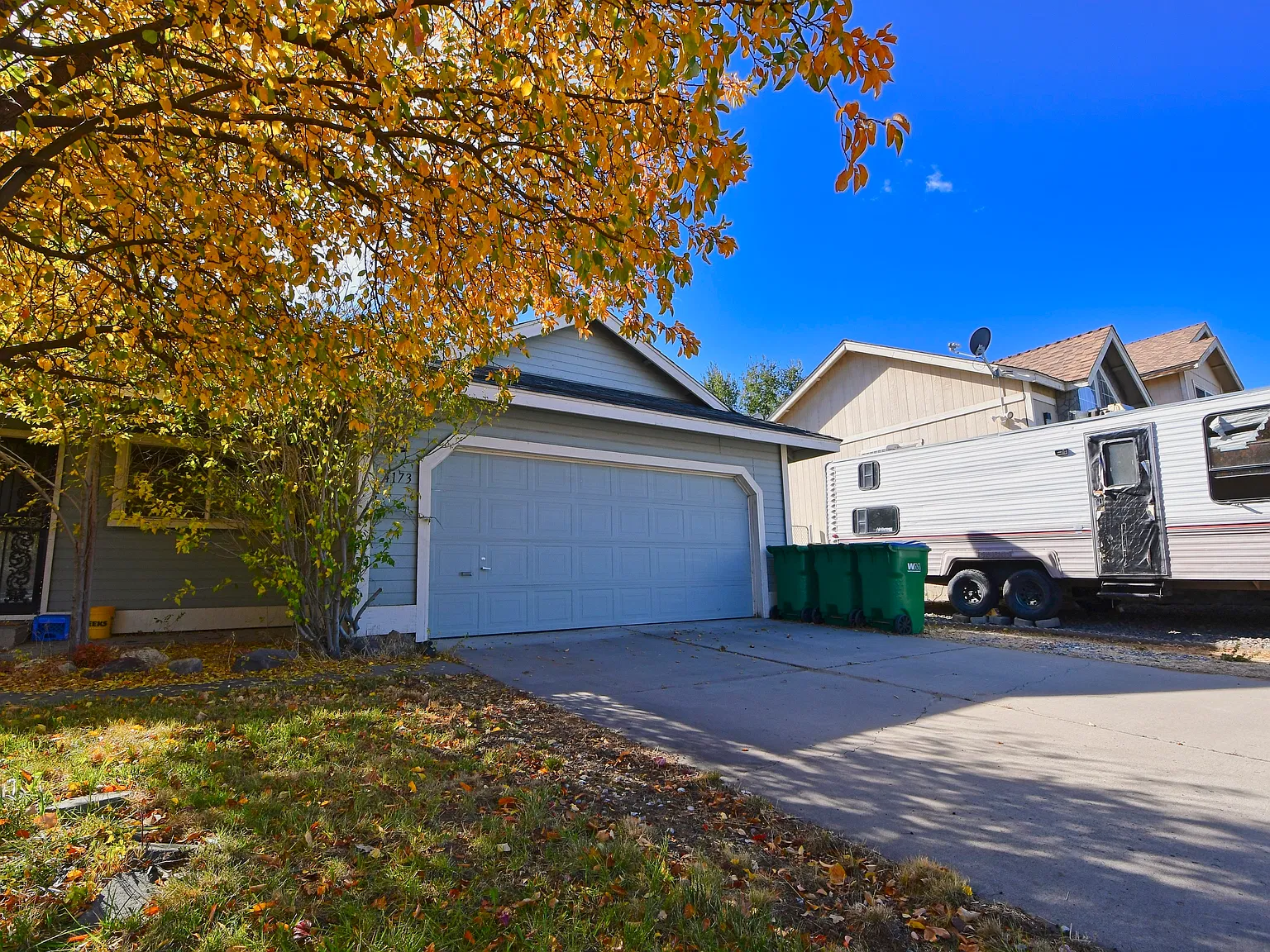 3 bed, 1298 sqft, $2,600 — Photo 1