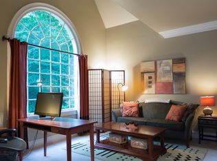 40 Connemara Rd, Roswell, GA 30075