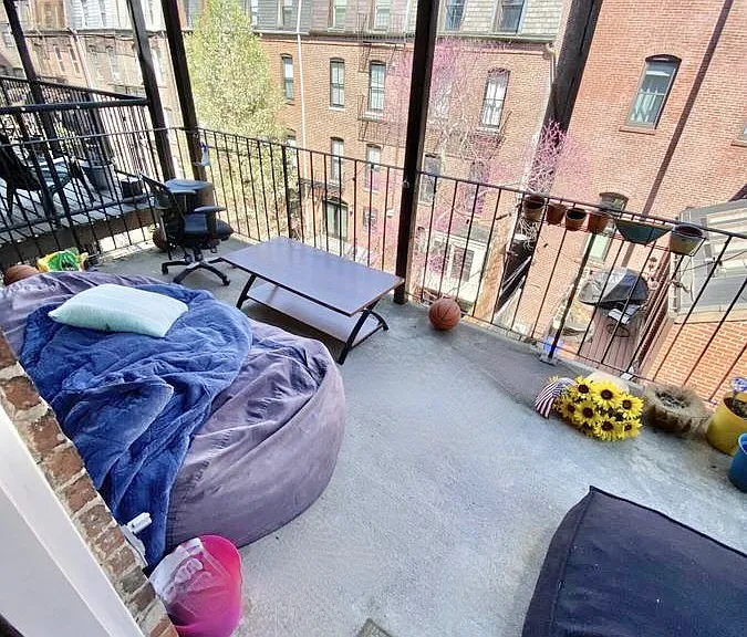 57 Clarendon St #6 — Photo 3