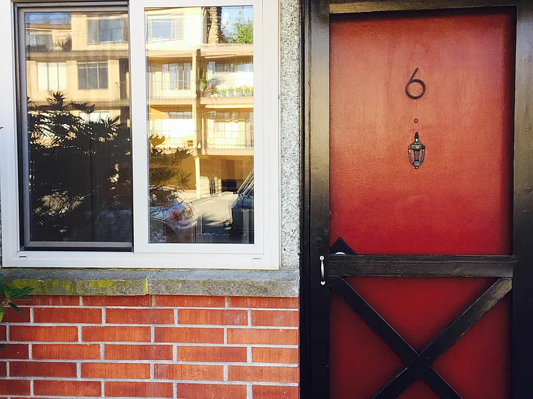 323 13th Ave E #7 — Photo 8