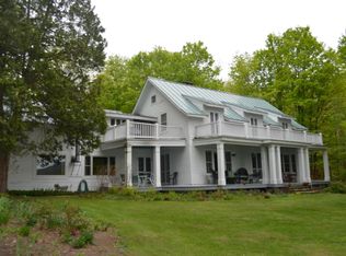 5303 Bluff Head Rd, Huletts Landing, NY 12841