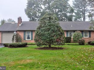 54 Logging Rd, Leola, PA 17540