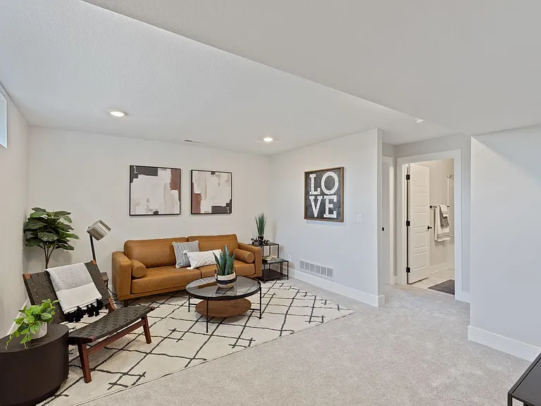 924 Lincoln Way — Photo 17