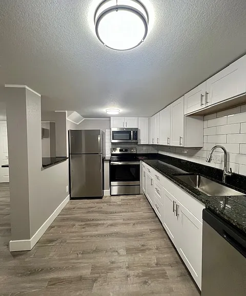 1427 9th Ave #9 — Photo 2