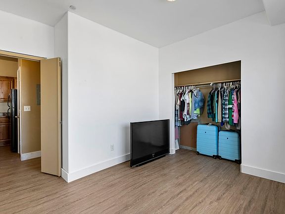 4th image of 6627 W Blue Iris Dr #1134