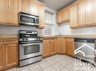 1142 W Wellington Ave #3F, Chicago, IL 60657