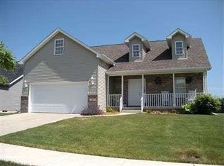 426 Chessington Dr, Crown Point, IN 46307