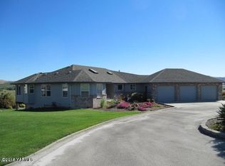 171 Gala Dr, Selah, WA 98942