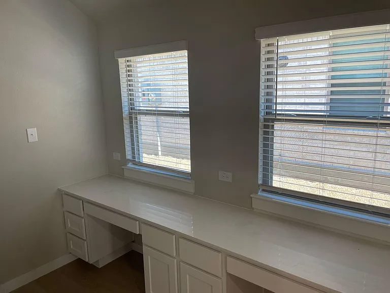 1404 Mahogany Dr — Photo 20