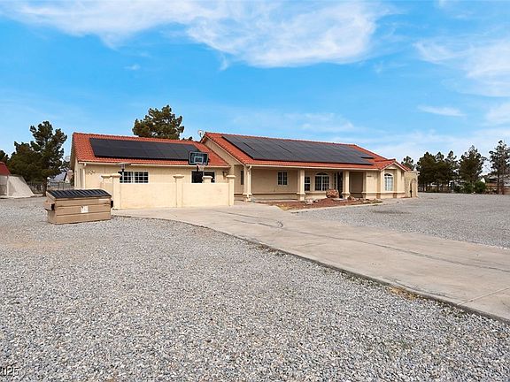 3rd image of 1800 Red Rock Dr
