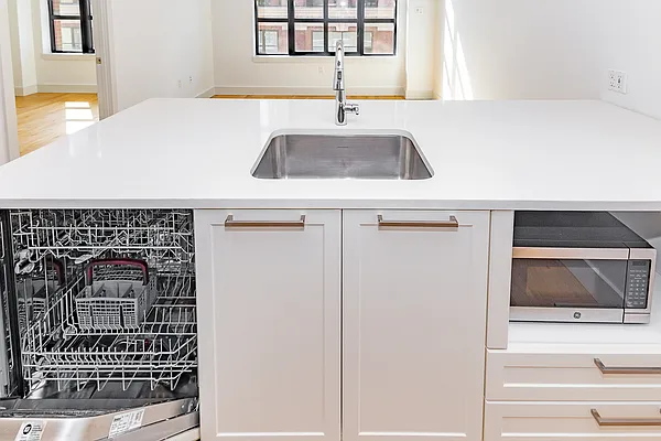 Rented by MySpaceNYC | media 6