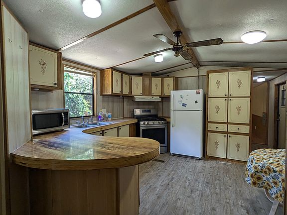5th image of 6434 Old Orchard Ave W