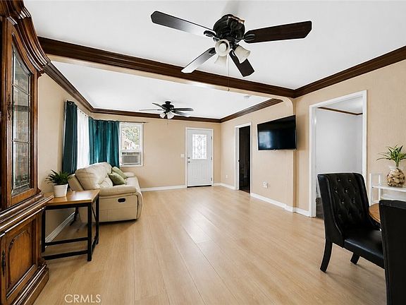 5th image of 1221 W 88th St