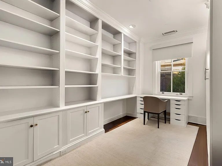 2137 R St NW — Photo 27