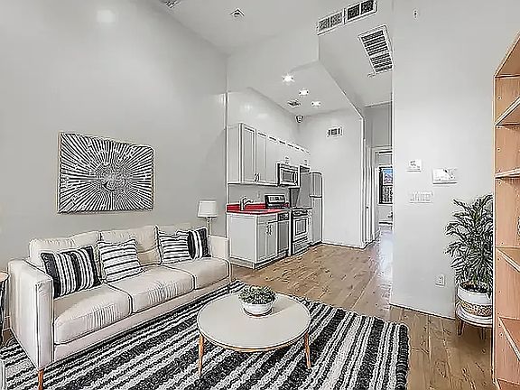 2nd image of 187 Wilson Ave #3P
