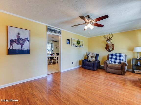 4th image of 206 Winchester Dr