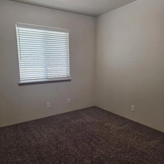 810 SW Oak St — Photo 5