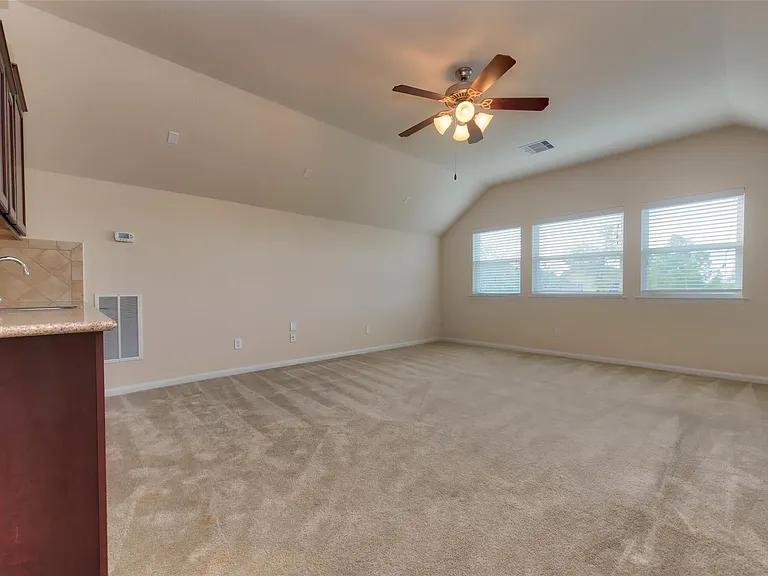 6906 Patterson Dr — Photo 21