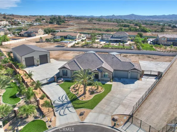 16527 Via Los Caballeros, Riverside, CA 92504