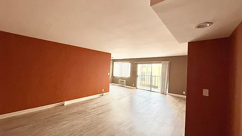 1209 N Kings Rd #209 Photo 1