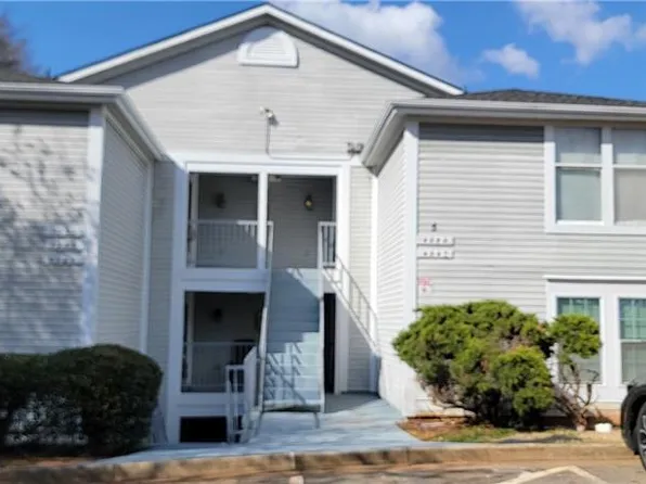 4252 Parkview Ct, Stone Mountain, GA 30083