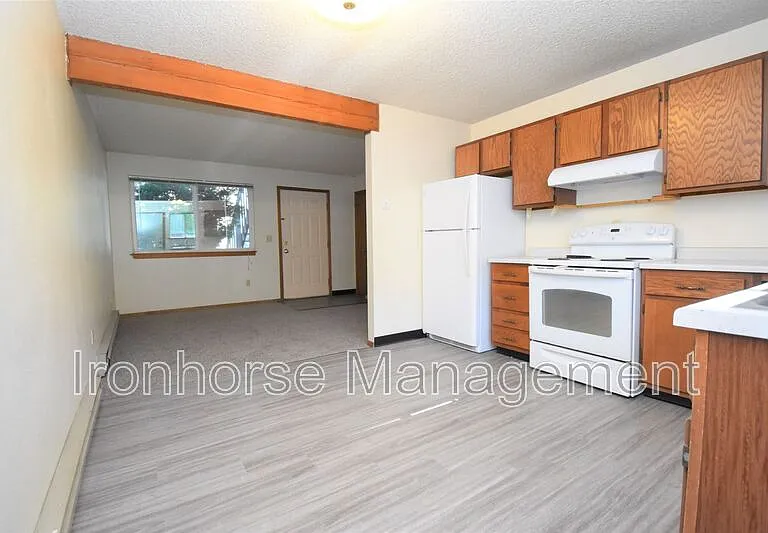 8 Hoffman Dr #1 — Photo 6