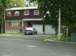 11 Glen Rose Ct, West Nyack, NY 10994