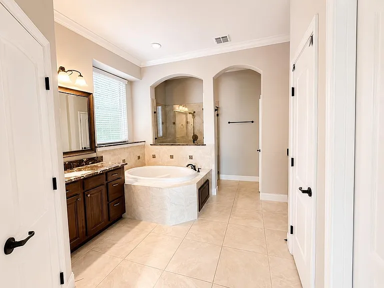 127 Lindenberry Cir — Photo 17