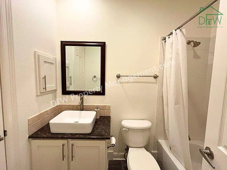 1205 Golden Gate Dr — Photo 32