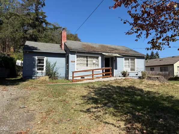 1106 NW Sunset Dr, Grants Pass, OR 97526