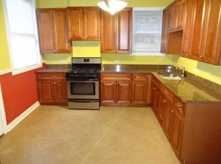 714 W Marquette Rd #1, Chicago, IL 60621