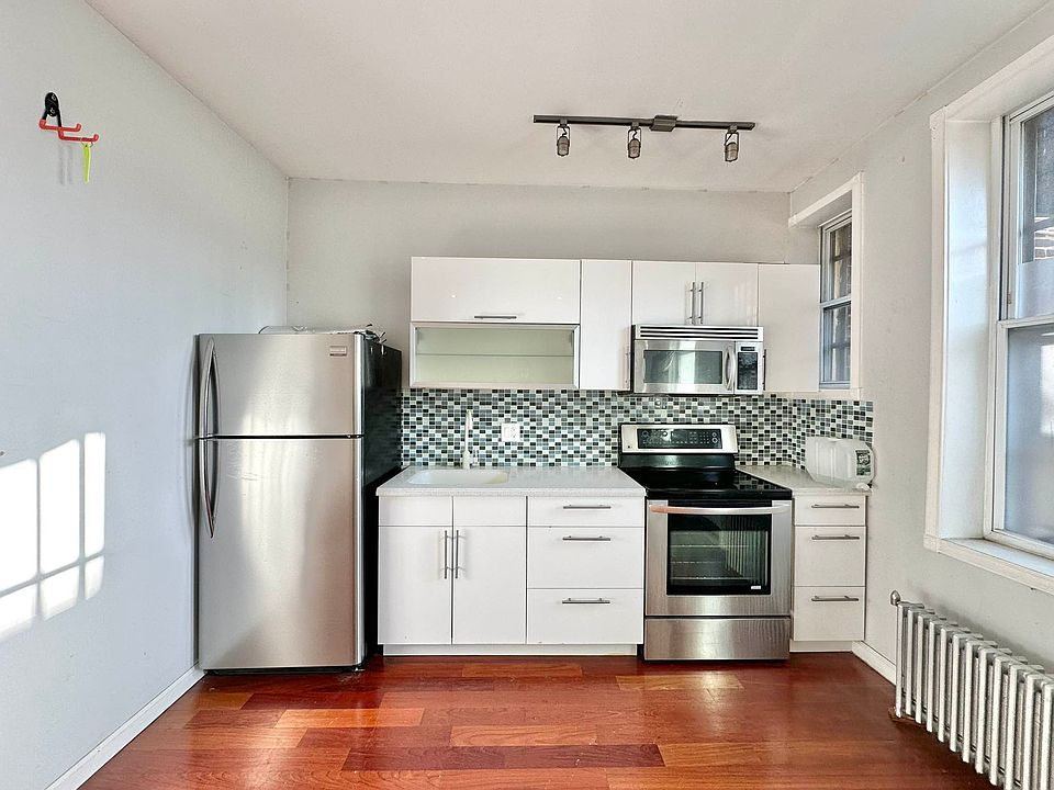 1st image of 37-14 Astoria Blvd S #1R