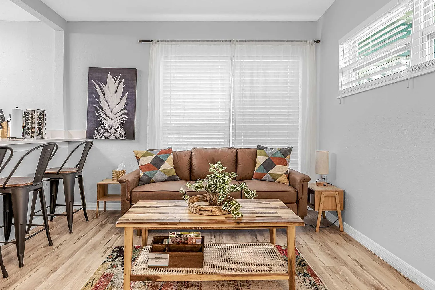 2 bed, 1.0 bath, $2,369 — Photo 2