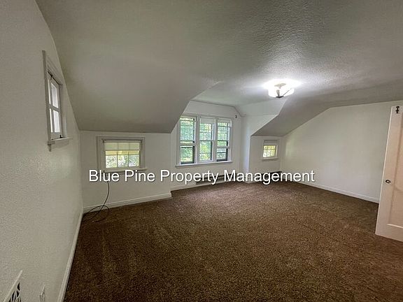2nd image of 302 12th St Unit 3