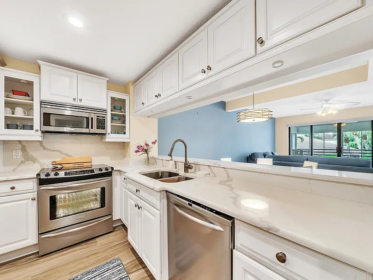 827 Oak Harbour Dr — Photo 12