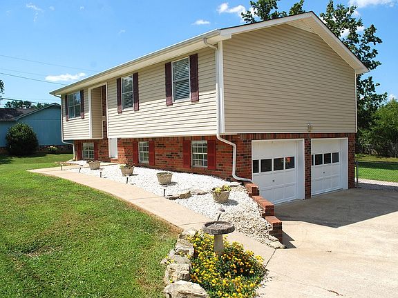 2nd image of 2624 Villa Dr NW