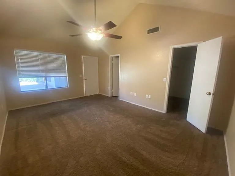 1249 E Laurel Ave — Photo 24
