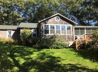 12 Martha's Park Rd, Oak Bluffs, MA 02557