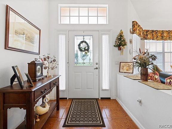 5th image of 4634 N Maywood Way