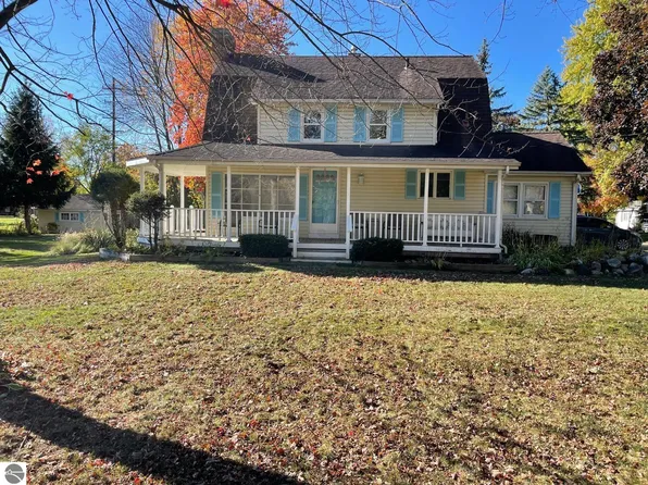 3217 Jefferson Ave, Midland, MI 48640