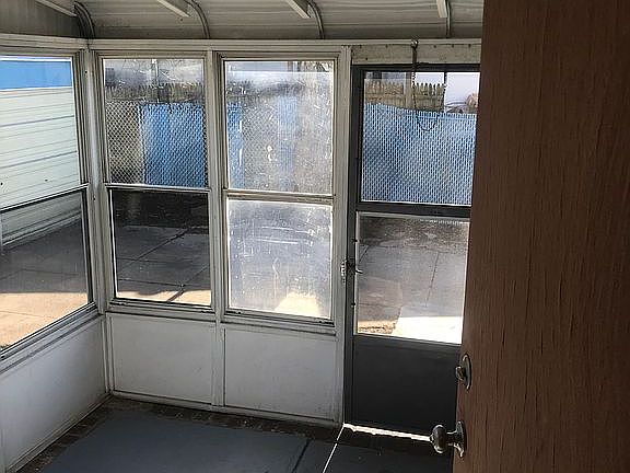 4th image of 18 Robinwood Ave