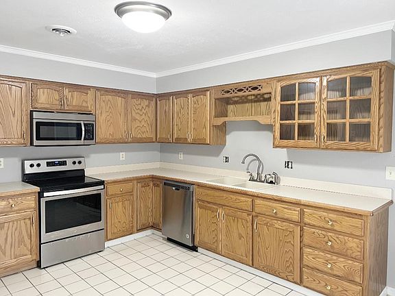 5th image of 146 Bethany Dr