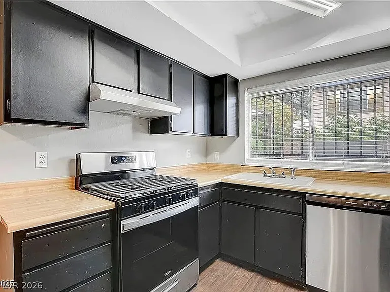 4339 Spencer St #15 — Photo 6