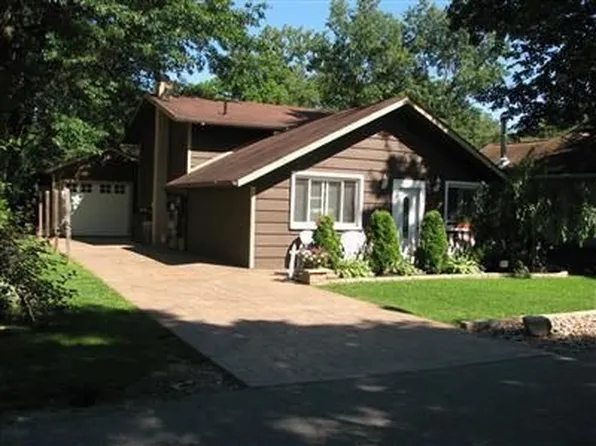 421 Northvale Dr, Chippewa Lake, OH 44215