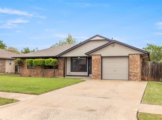 921 SE 15th St, Moore, OK 73160