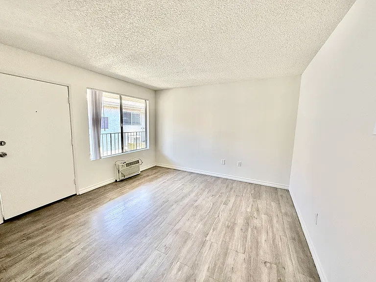 6714 Troost Ave #K — Photo 3