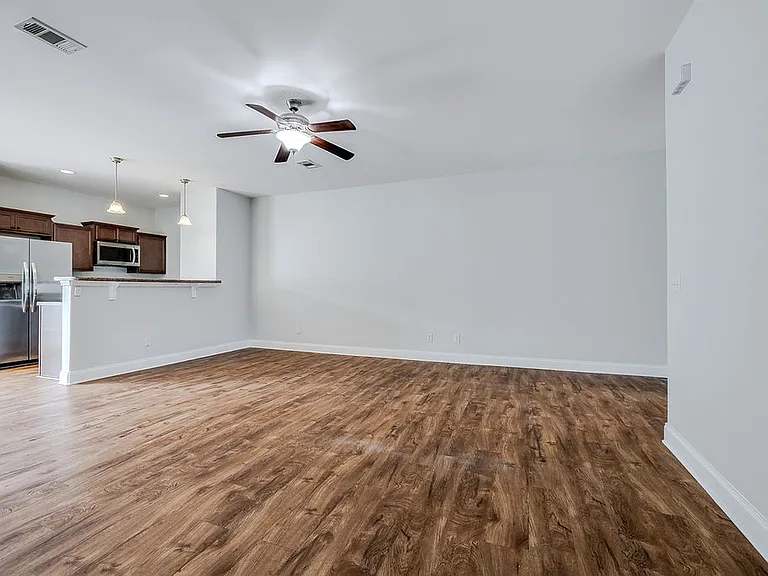 573 Governor Treutlen Cir — Photo 6