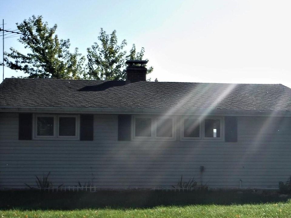 1st image of 2714 N Lakeview Dr
